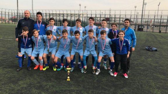 Atatürk Ortaokulu Futbol Takımı Türkiye Şampiyonasında