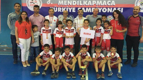 Kurtuluş İlkokulu Mendil Kapmaca Takımı Türkiye 3.cüsü Oldu
