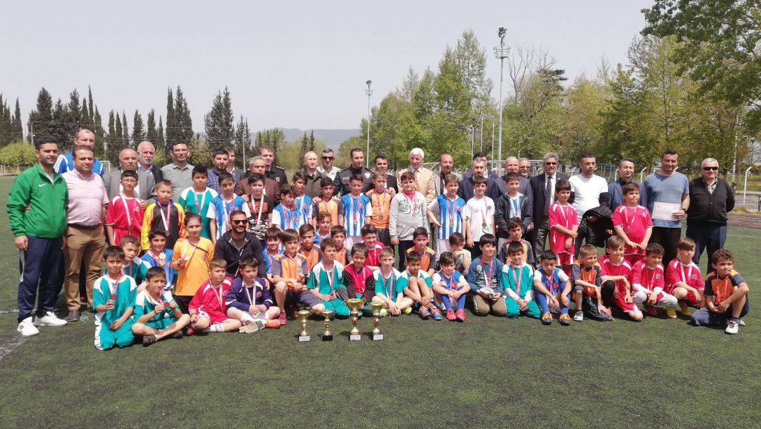 4. Sınıflar Futbol Turnuvası Şampiyonu Atatürk İlkokulu Oldu