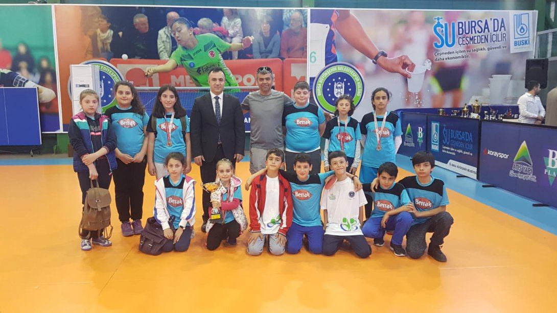 M. Akif Ersoy Ortaokulu Küçük Kızlar Masa Tenisi Takımı Bursa Şampiyonu Oldu.
