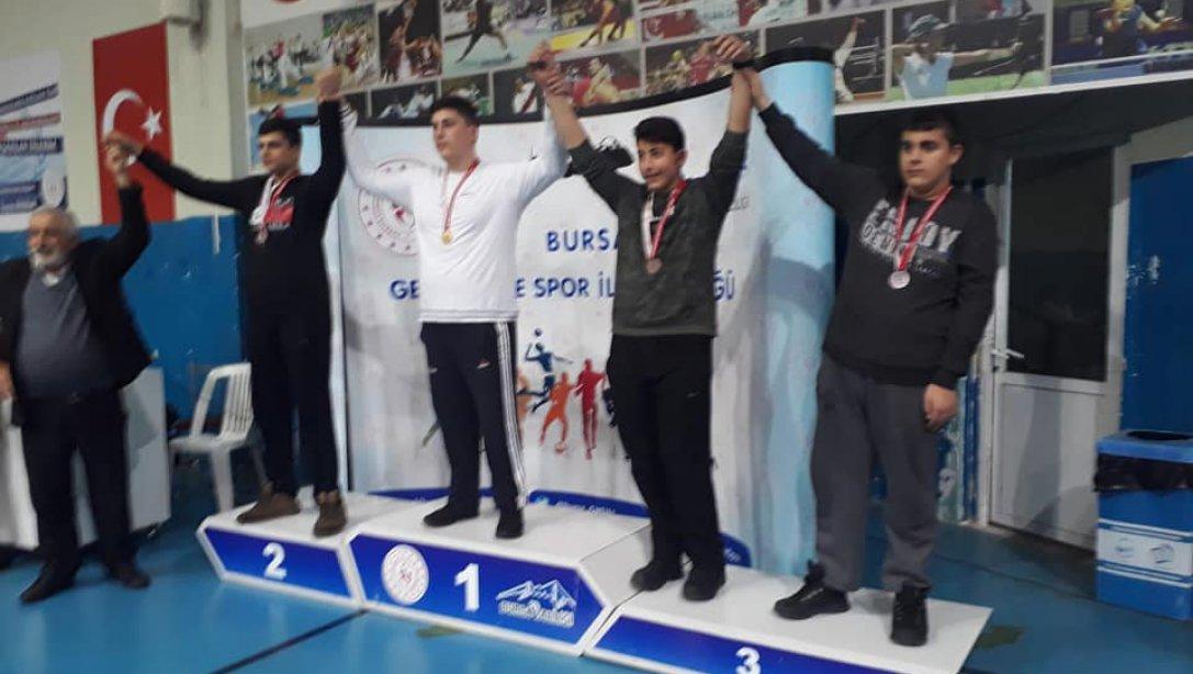 Süleymanşah Anadolu İmam Hatip Lisesi Güreşçileri İl Üçüncüsü