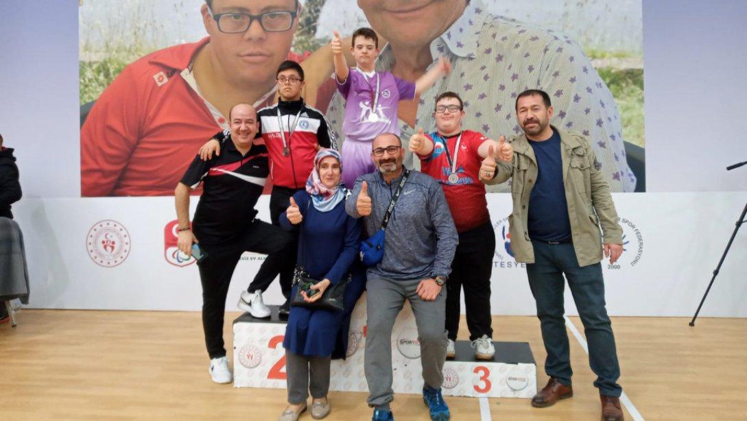 Özel Öğrencimiz Hamza Dönmez Masa Tenisi Türkiye Şampiyonu