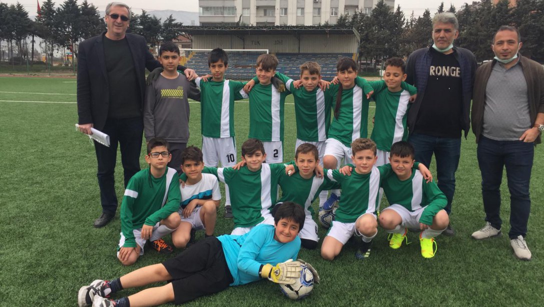 4.Sınıflar Okullar Arası Futbol Turnuvası Başladı. 