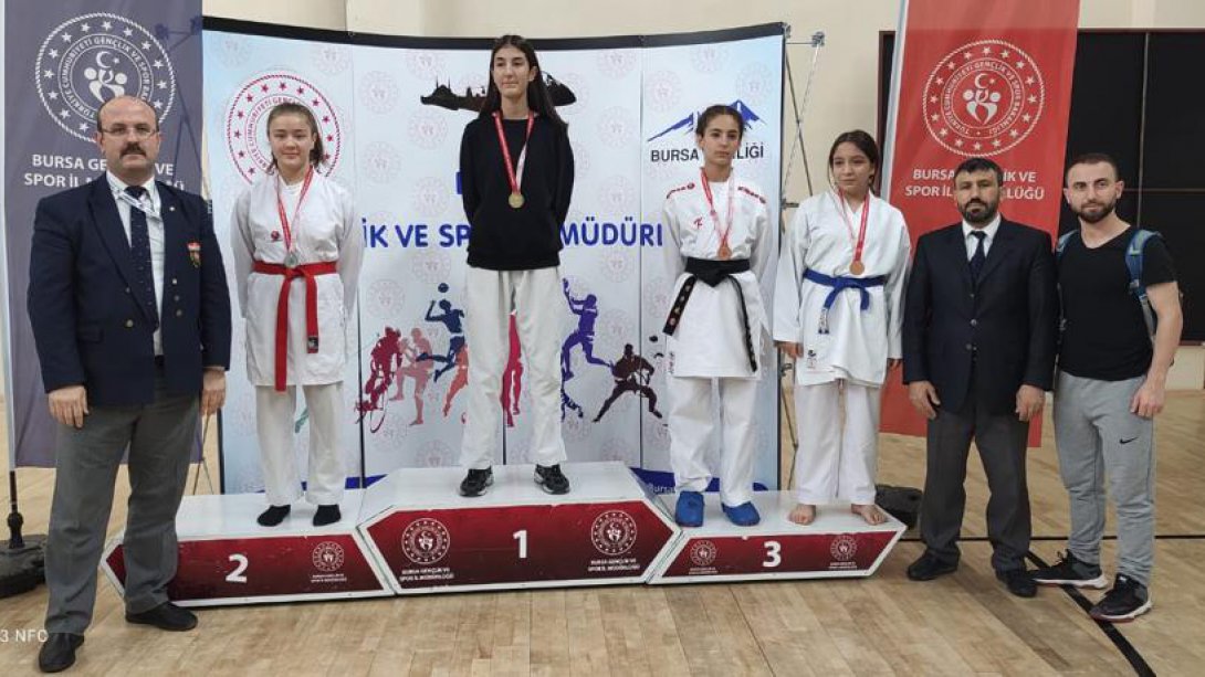 Gazi Osman Paşa Ortaokulu Öğrencisi Efecan KAYACIK Bursa Şampiyonu Oldu.
