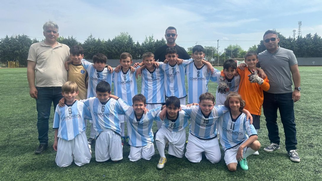 4.Sınıflar Okullar Arası Futbol Turnuvası Başladı.