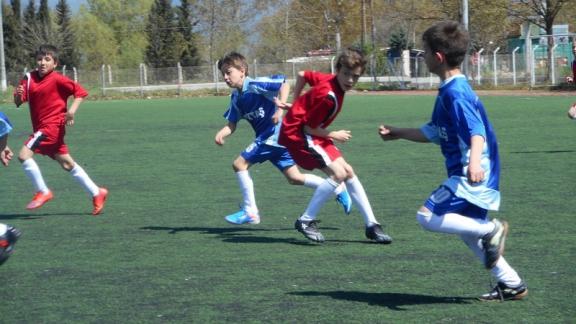 Okul Sporları 4.Sınıflar arası Futbol Turnuvası