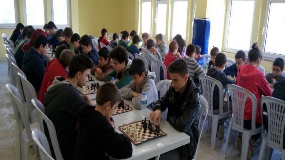 23 Nisan Etkinlikleri Satranç Turnuvası Yapıldı.