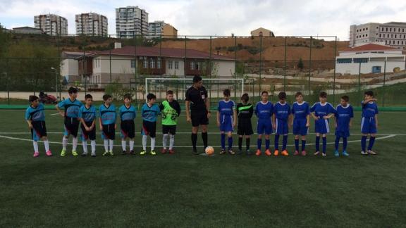 Atatürk İlk-Ortaokulu Küçükler Futbol Takımı  Kastamonu´da Finale kaldı