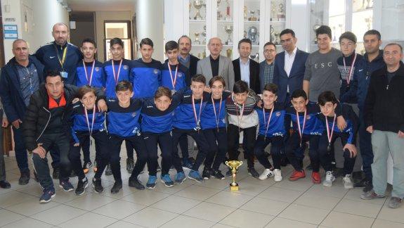 Atatürk Ortaokulu Futbol Takımına Tebrik Ziyareti