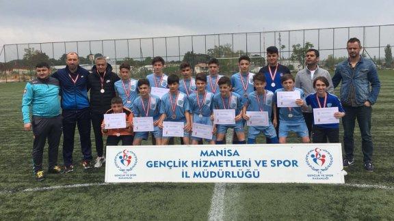 Atatürk O.O. Yıldızlar Futbol Takımı Manisa Bölge Şampiyonu