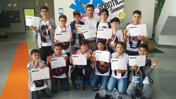 İmam Hatip Ortaokulu Robotik Takımı Turnuvadan İki Ödülle Döndü