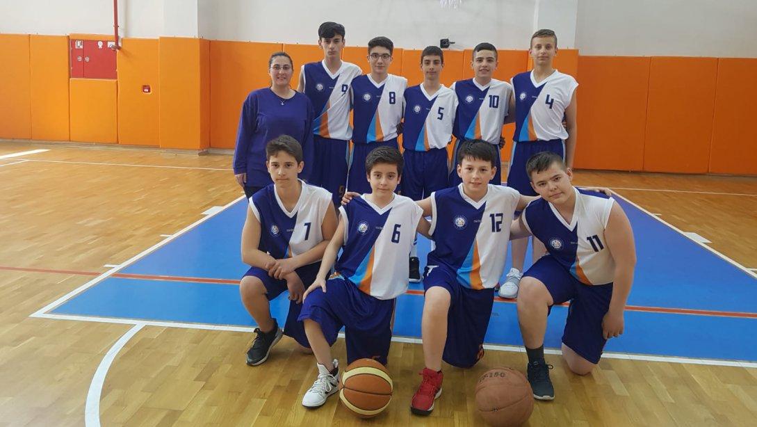 Orhangazi Ortaokulu Basketbol Takımları Yarı Finalde