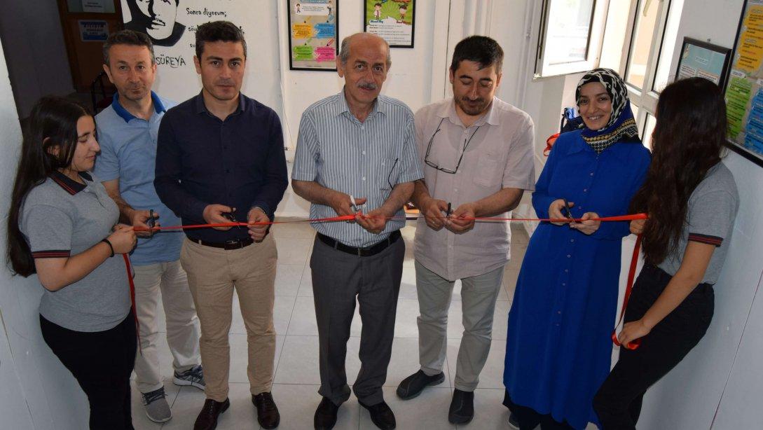 Erenler Mesleki ve Teknik Anadolu Lisesinde 'Edebiyat Sokağı' Açıldı