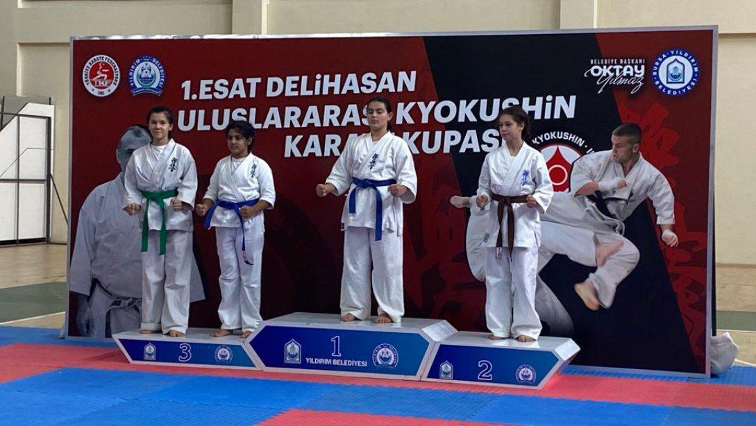 İmam Hatip Ortaokulu Öğrencisi Karate 'de Türkiye Şampiyonu Oldu