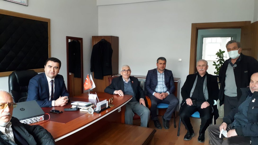 Gaziler Dayanışma Derneğinden İlçe Milli Eğitim Müdürü Sn. Mustafa Sakarya' ya Ziyaret