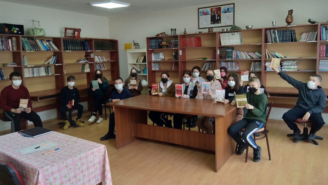 Yeniköy Ortaokulu Öğrencilerinden Kitap Toplama Kampanyasına Destek