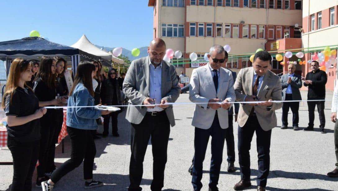 Orhangazi Çok Programlı Anadolu Lisesi TÜBİTAK 4006 Fuarı Açıldı.