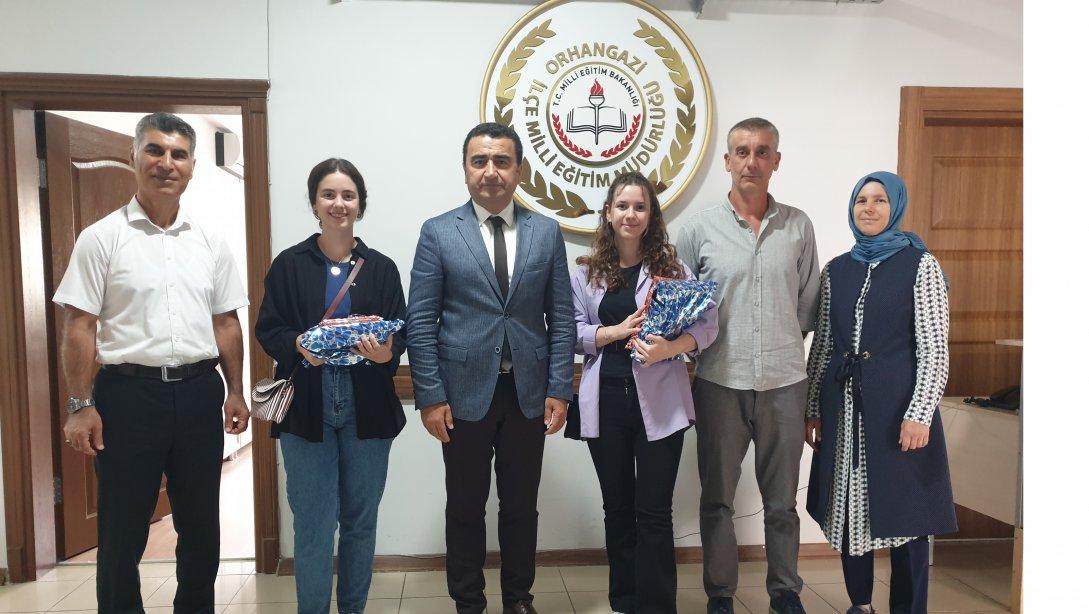 Tıp Fakültesini Kazanan İkizler İlçe Milli Eğitim Müdürü Sayın Mustafa Sakarya'yı Ziyaret Etti