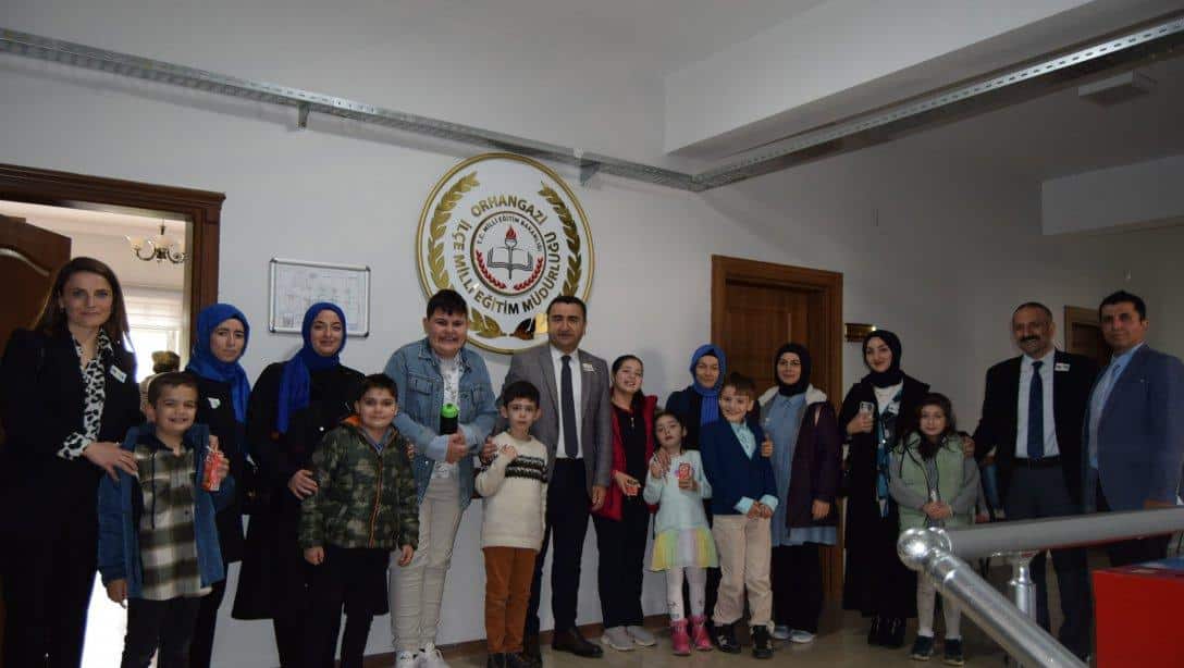 Özel Öğrenciler İlçe Milli Eğitim Müdürü Sn. Mustafa SAKARYA' yı Ziyaret Ettiler.