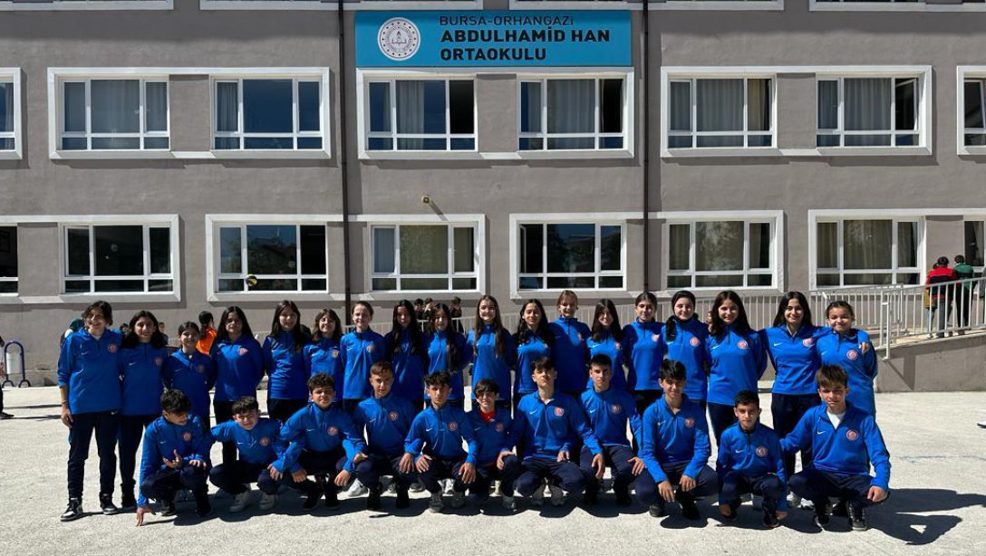 Abdulhamid Han Ortaokulu Futbol ve Futsal Takımları Türkiye Şampiyonasından Döndü.