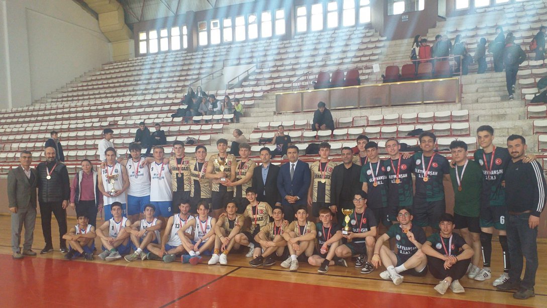 İlçe Voleybol Şampiyonu 15 Temmuz Şehitleri Anadolu Lisesi Oldu