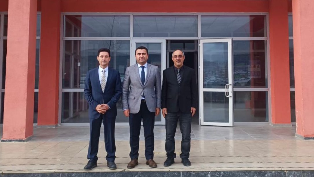 İlçe Milli Eğitim Müdürü Sn. Mustafa SAKARYA ve Şube Müdürü  Halil DAL Gemlik MTAL' yi Ziyaret Etti.