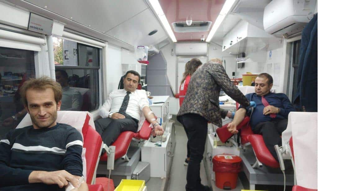 Tuna İlkokulunda Kan Bağış Kampanyası Düzenlendi. 