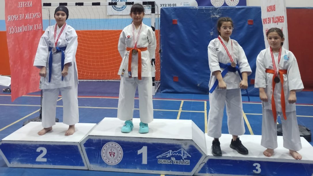 Mehmet Akif Ersoy Ortaokulu Öğrencisi Karate de Bursa İl Birinciliği Elde Etti.