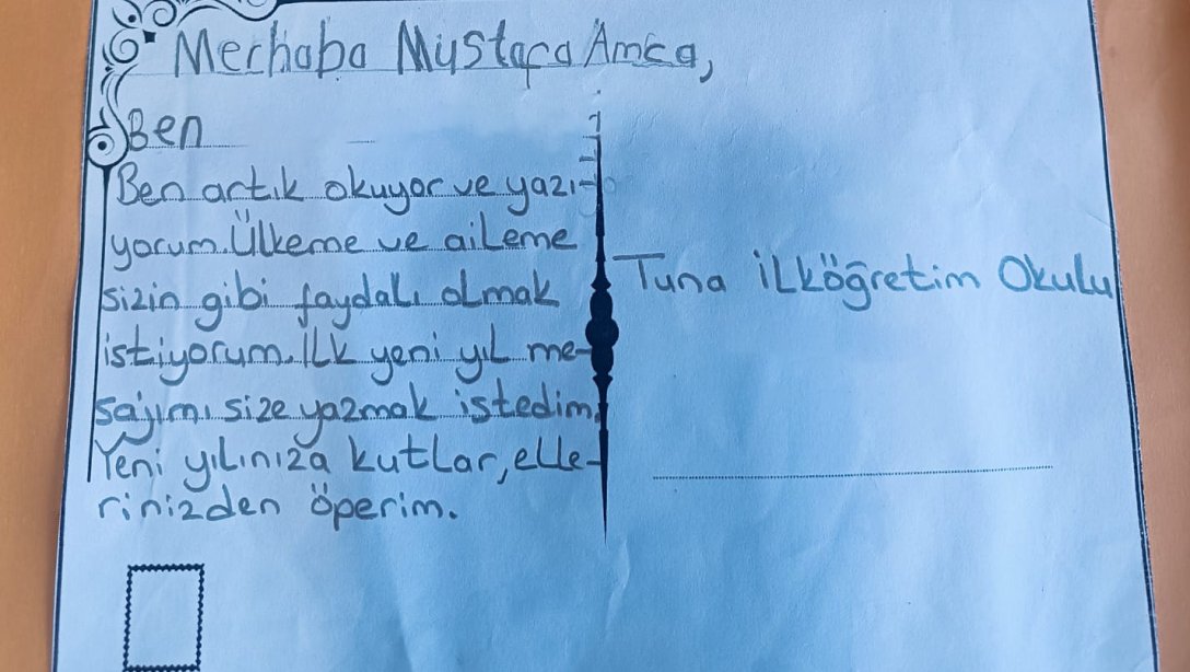 Tuna İlkokulu Öğrencimiz İlçe Milli Eğitim Müdürümüz Sn. Mustafa SAKARYA' ya Mektup Takdim Etti. 