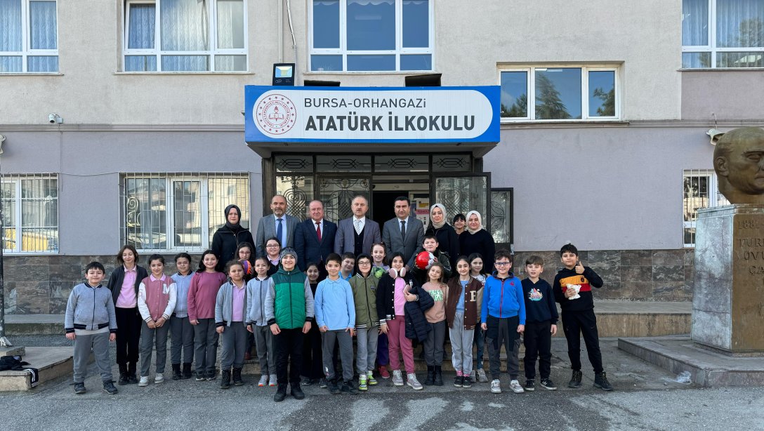 İlçe Kaymakamı Sn. Zafer KARAMEHMETOĞLU ve İlçe Milli Eğitim Müdürümüz Mustafa SAKARYA Atatürk İlkokulunu Ziyaret Etti.