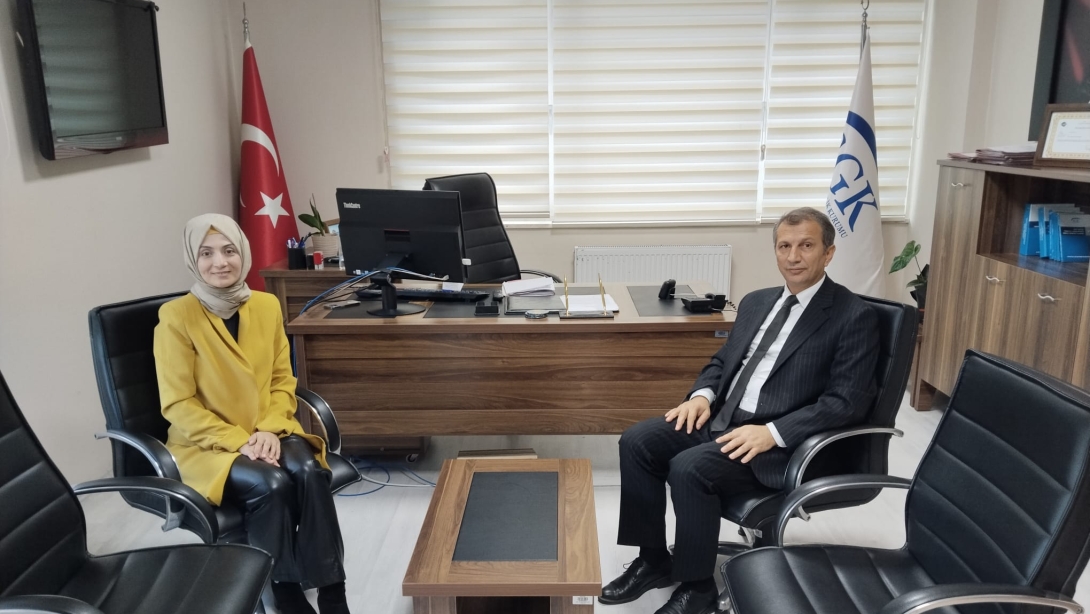 İlçe Müdürümüz Sn. Erol Şanlıtürk SGK Müdürü Canan Bulut Gün' ü Ziyaret Etti.